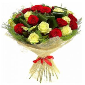 12 red & yellow roses in jute packing