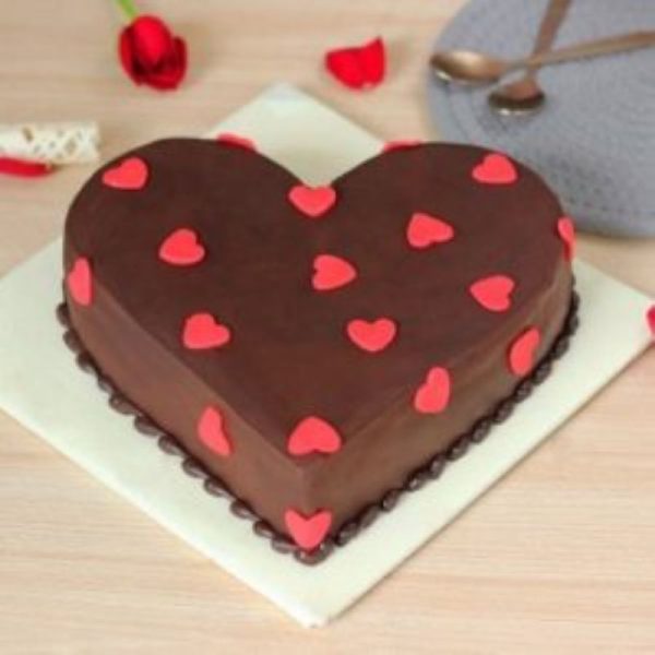 Heart shape chocolate cake