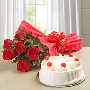6 Red rose with pineapple cake